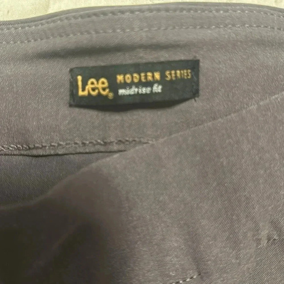 Lee Women's Capris in Dark Gray - Picture 3 of 6